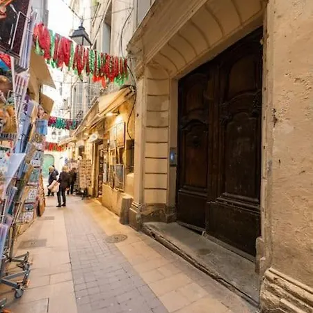 Le Bacchus, Grand T2, Centre Historique Montpellier